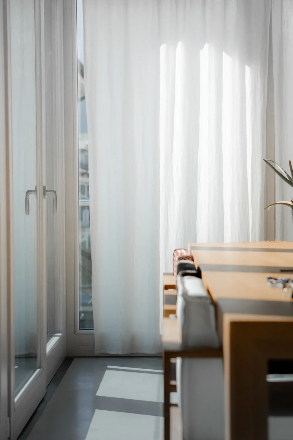 A bright interior among the locations available for shoots, in Lombardy